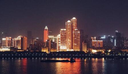 城市夜景亮化提升工程：璀璨夜色，舊城煥新！